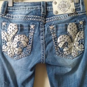 Miss Me Women's jeans size 26 Rhinestone fleur